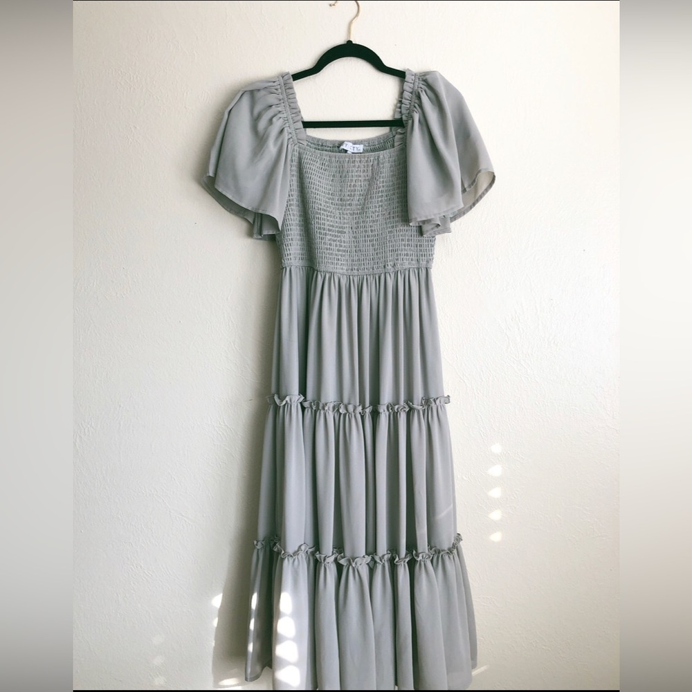 ✨Ivy City Co Silver Sage Green Ellie Dress